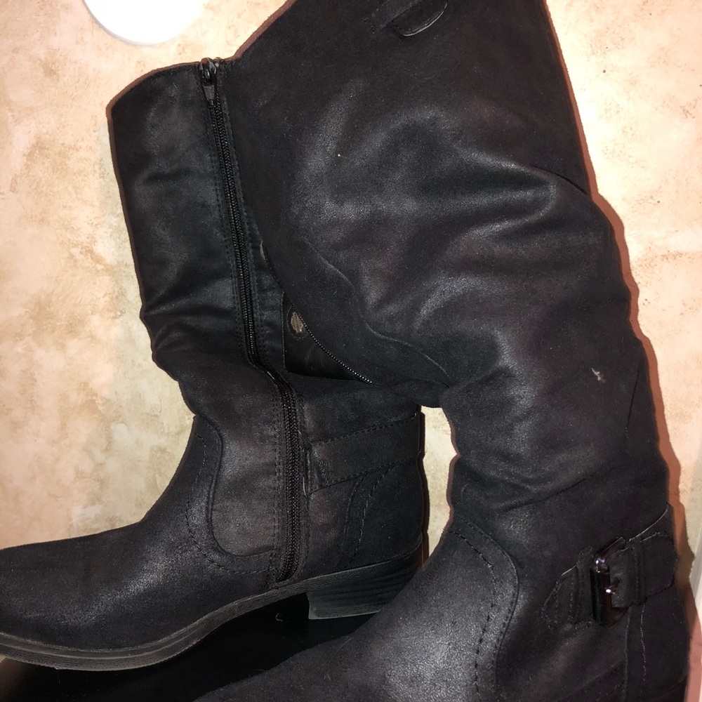 Black boots